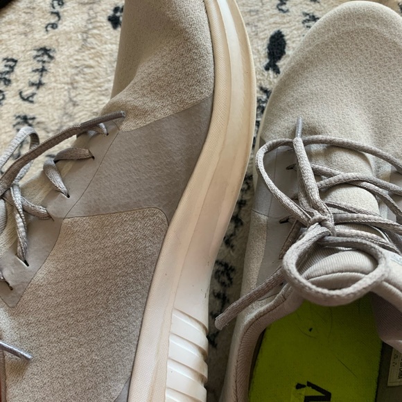 Skechers woman’s light gray Go Run runners style 14811 size 9 - Picture 11 of 12